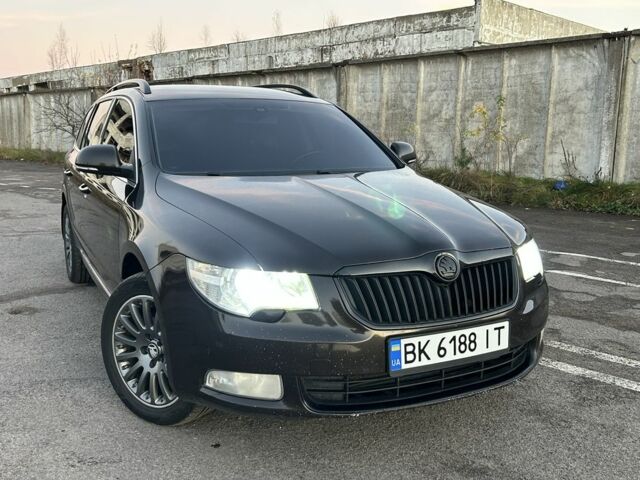 Коричневый Шкода Суперб, объемом двигателя 2 л и пробегом 306 тыс. км за 10500 $, фото 3 на Automoto.ua