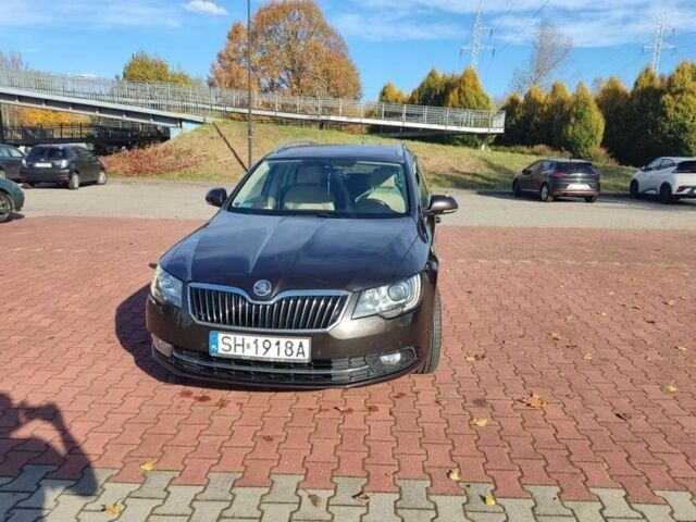 Коричневый Шкода Суперб, объемом двигателя 2 л и пробегом 233 тыс. км за 8000 $, фото 1 на Automoto.ua