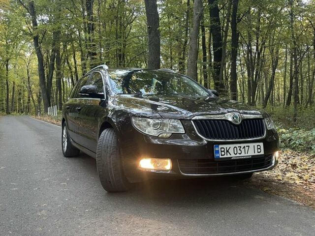 Шкода Суперб 2013 у Луцьку на Automoto.ua Коричневий Шкода Суперб, об'ємом двигуна 2 л та пробігом 250 тис. км за 12800 $, фото 5 на Automoto.ua