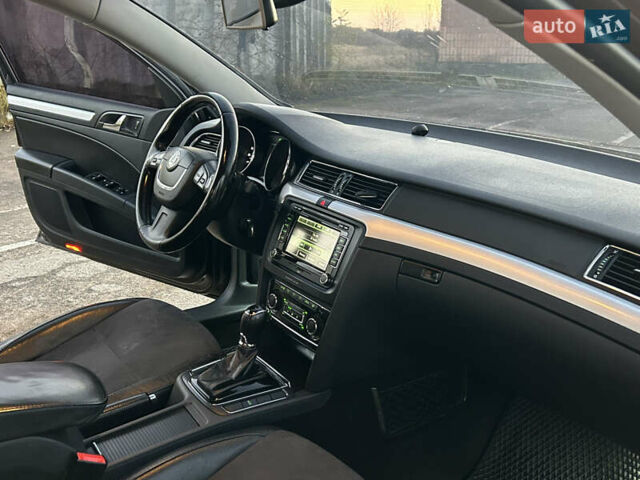 Коричневый Шкода Суперб, объемом двигателя 2 л и пробегом 307 тыс. км за 10900 $, фото 10 на Automoto.ua