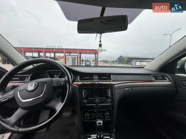 Коричневий Шкода Суперб, об'ємом двигуна 2 л та пробігом 305 тис. км за 12000 $, фото 5 на Automoto.ua