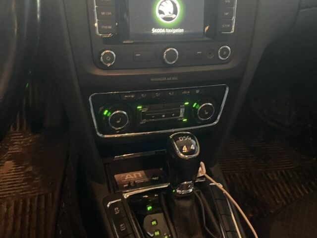 Коричневый Шкода Суперб, объемом двигателя 2 л и пробегом 175 тыс. км за 12700 $, фото 5 на Automoto.ua