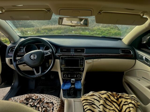 Коричневый Шкода Суперб, объемом двигателя 2 л и пробегом 236 тыс. км за 11500 $, фото 3 на Automoto.ua