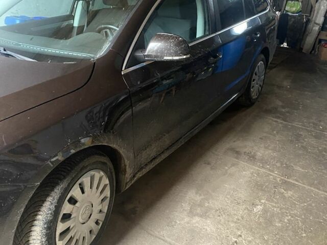 Коричневый Шкода Суперб, объемом двигателя 2 л и пробегом 175 тыс. км за 12700 $, фото 4 на Automoto.ua