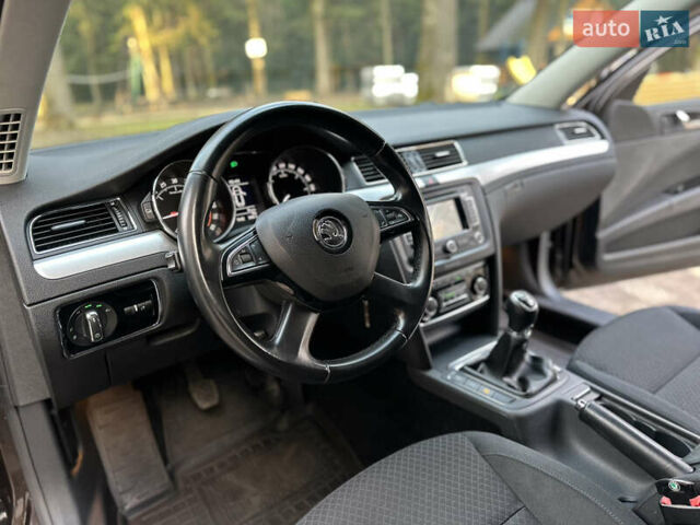 Коричневий Шкода Суперб, об'ємом двигуна 1.6 л та пробігом 258 тис. км за 10899 $, фото 95 на Automoto.ua