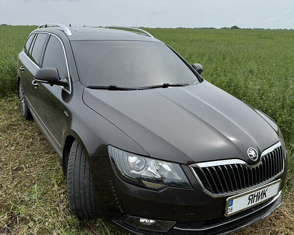 Коричневый Шкода Суперб, объемом двигателя 1.97 л и пробегом 271 тыс. км за 14300 $, фото 2 на Automoto.ua