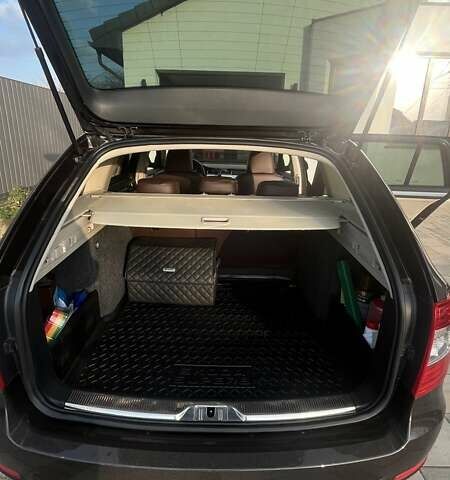 Коричневый Шкода Суперб, объемом двигателя 2 л и пробегом 275 тыс. км за 12000 $, фото 6 на Automoto.ua