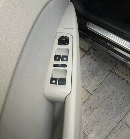 Коричневый Шкода Суперб, объемом двигателя 2 л и пробегом 275 тыс. км за 12000 $, фото 3 на Automoto.ua