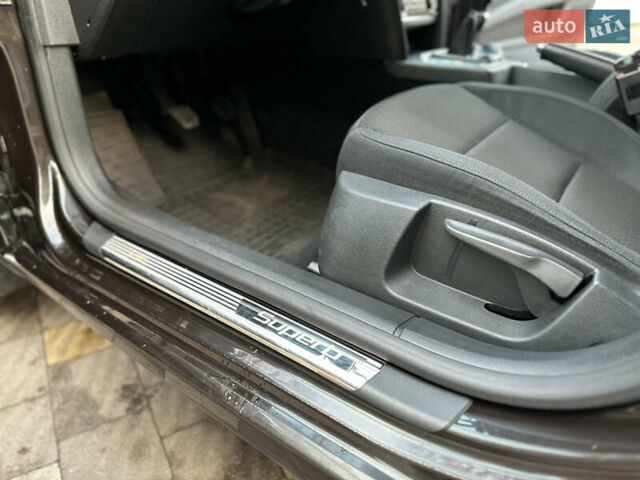 Коричневий Шкода Суперб, об'ємом двигуна 1.6 л та пробігом 258 тис. км за 10899 $, фото 107 на Automoto.ua