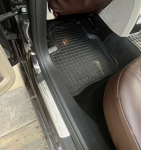 Коричневый Шкода Суперб, объемом двигателя 2 л и пробегом 275 тыс. км за 12000 $, фото 8 на Automoto.ua