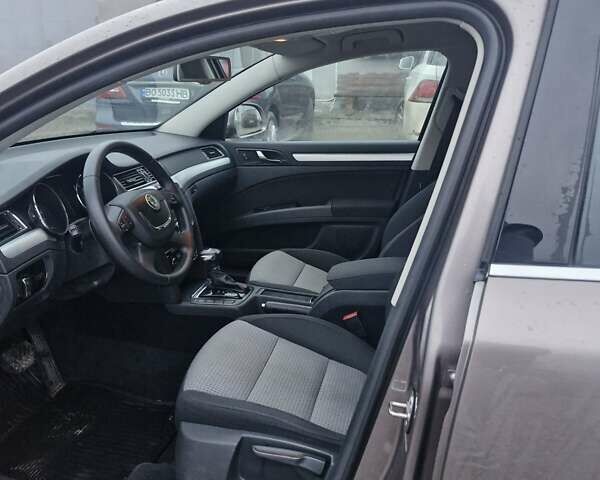 Коричневый Шкода Суперб, объемом двигателя 2 л и пробегом 204 тыс. км за 13499 $, фото 24 на Automoto.ua