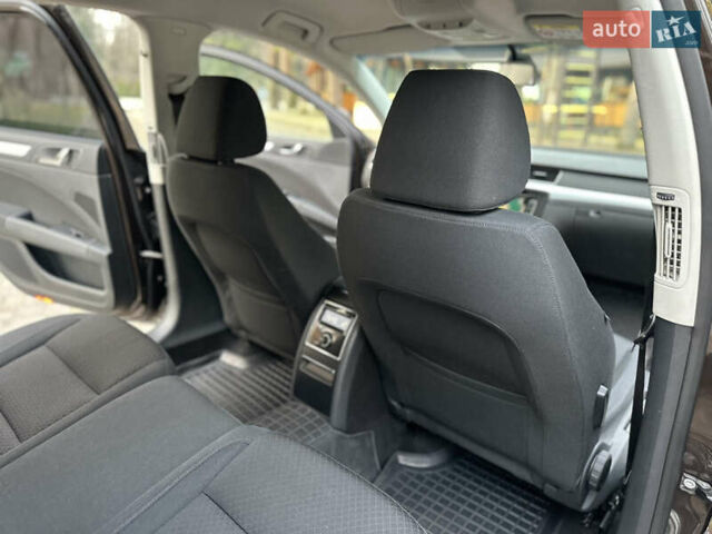 Коричневий Шкода Суперб, об'ємом двигуна 1.6 л та пробігом 258 тис. км за 10899 $, фото 143 на Automoto.ua