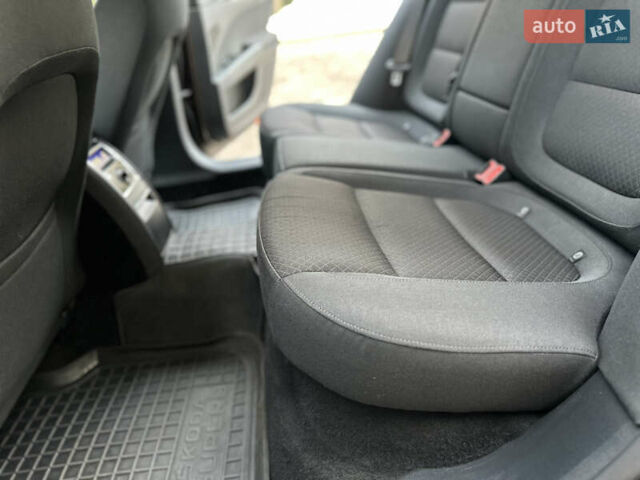 Коричневий Шкода Суперб, об'ємом двигуна 1.6 л та пробігом 258 тис. км за 10899 $, фото 138 на Automoto.ua