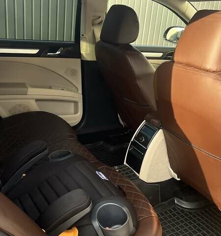 Коричневый Шкода Суперб, объемом двигателя 2 л и пробегом 275 тыс. км за 12000 $, фото 9 на Automoto.ua