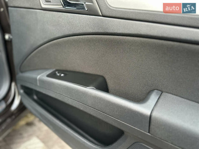 Коричневий Шкода Суперб, об'ємом двигуна 1.6 л та пробігом 258 тис. км за 10899 $, фото 120 на Automoto.ua