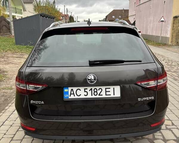 Коричневый Шкода Суперб, объемом двигателя 1.97 л и пробегом 259 тыс. км за 14500 $, фото 2 на Automoto.ua