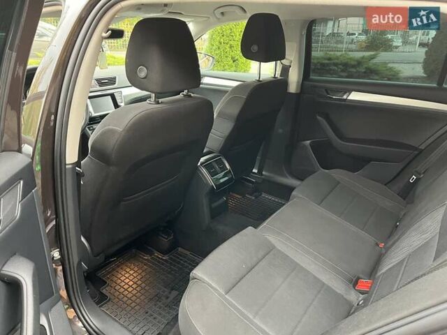 Коричневый Шкода Суперб, объемом двигателя 2 л и пробегом 326 тыс. км за 16200 $, фото 4 на Automoto.ua