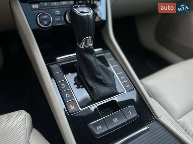 Коричневый Шкода Суперб, объемом двигателя 2 л и пробегом 255 тыс. км за 20000 $, фото 50 на Automoto.ua