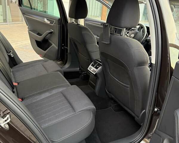 Коричневий Шкода Суперб, об'ємом двигуна 2 л та пробігом 141 тис. км за 23500 $, фото 8 на Automoto.ua