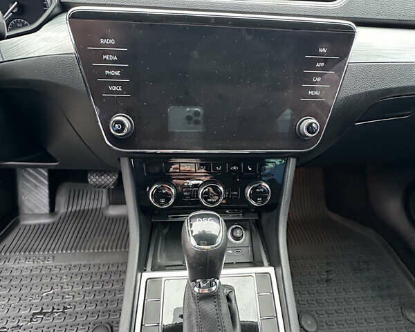 Коричневий Шкода Суперб, об'ємом двигуна 2 л та пробігом 320 тис. км за 18999 $, фото 21 на Automoto.ua