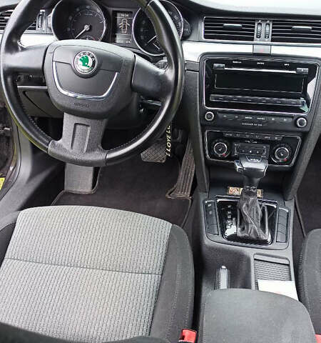 Коричневый Шкода Суперб, объемом двигателя 1.8 л и пробегом 182 тыс. км за 8100 $, фото 13 на Automoto.ua