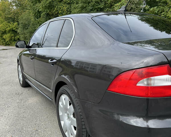 Коричневий Шкода Суперб, об'ємом двигуна 2 л та пробігом 194 тис. км за 9800 $, фото 11 на Automoto.ua