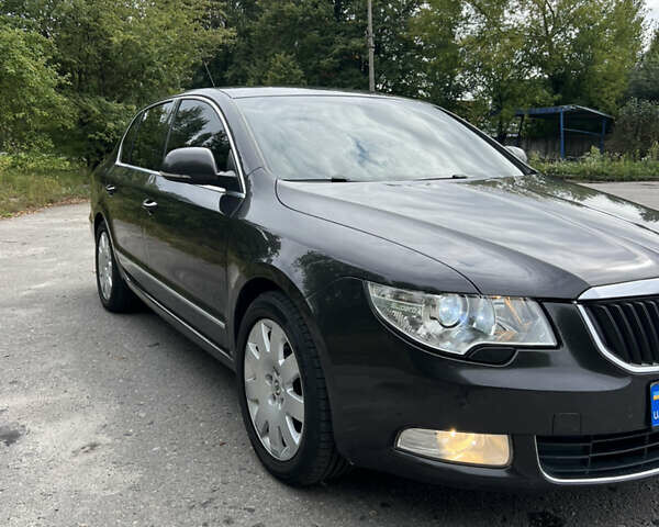 Коричневий Шкода Суперб, об'ємом двигуна 2 л та пробігом 194 тис. км за 9800 $, фото 5 на Automoto.ua