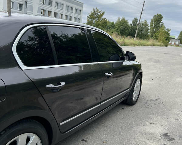 Коричневий Шкода Суперб, об'ємом двигуна 2 л та пробігом 194 тис. км за 9800 $, фото 6 на Automoto.ua