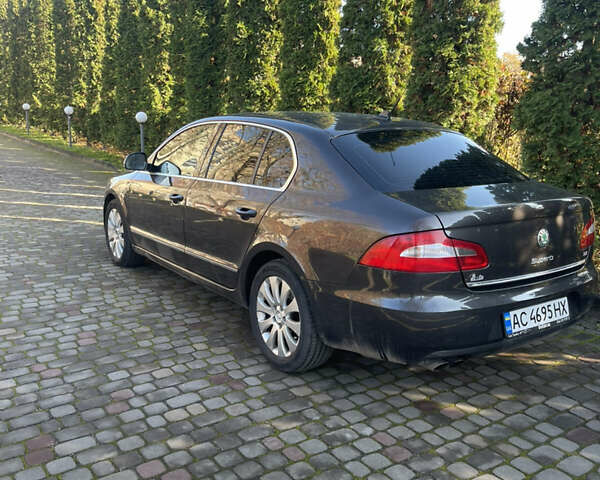 Коричневый Шкода Суперб, объемом двигателя 1.97 л и пробегом 337 тыс. км за 8600 $, фото 2 на Automoto.ua