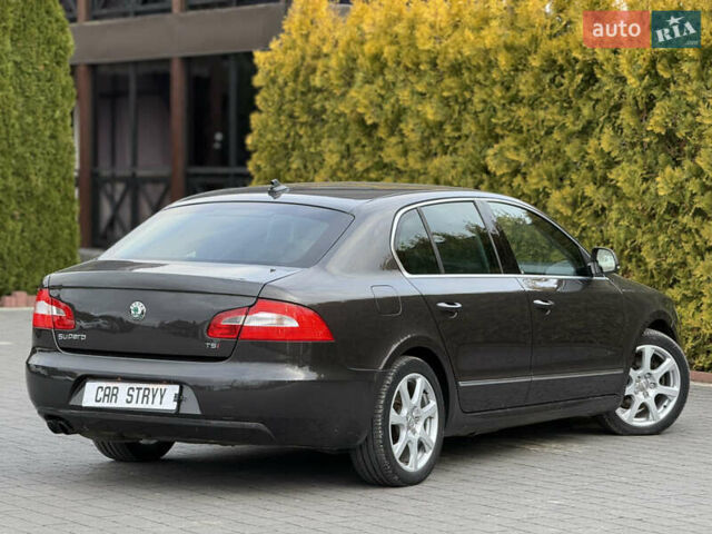 Коричневый Шкода Суперб, объемом двигателя 1.8 л и пробегом 186 тыс. км за 7999 $, фото 17 на Automoto.ua