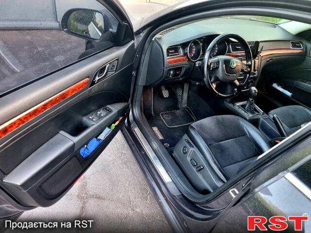 Коричневий Шкода Суперб, об'ємом двигуна 2 л та пробігом 265 тис. км за 8000 $, фото 6 на Automoto.ua