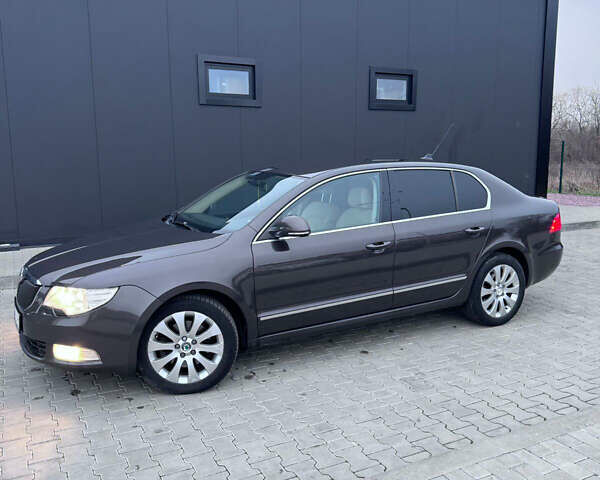 Коричневый Шкода Суперб, объемом двигателя 2 л и пробегом 337 тыс. км за 8900 $, фото 5 на Automoto.ua