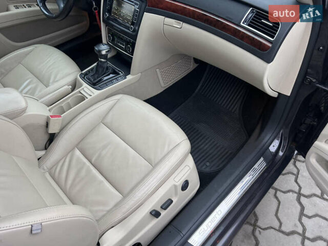 Коричневый Шкода Суперб, объемом двигателя 1.8 л и пробегом 292 тыс. км за 7990 $, фото 27 на Automoto.ua