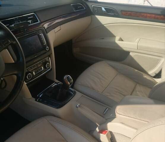 Коричневый Шкода Суперб, объемом двигателя 2 л и пробегом 270 тыс. км за 7500 $, фото 1 на Automoto.ua