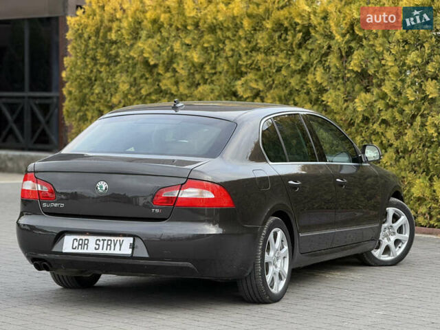 Коричневый Шкода Суперб, объемом двигателя 1.8 л и пробегом 186 тыс. км за 7999 $, фото 2 на Automoto.ua