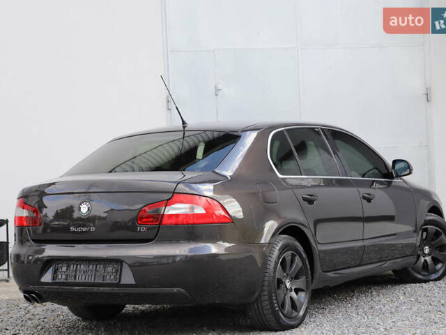 Шкода Суперб 2009 у Дрогобичі на Automoto.ua Коричневий Шкода Суперб, об'ємом двигуна 1.9 л та пробігом 250 тис. км за 8500 $, фото 7 на Automoto.ua