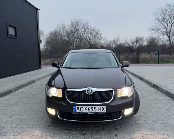 Коричневый Шкода Суперб, объемом двигателя 2 л и пробегом 337 тыс. км за 8900 $, фото 2 на Automoto.ua