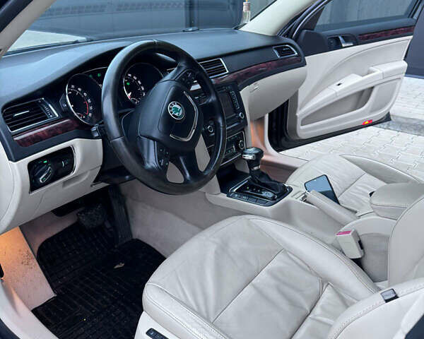 Коричневый Шкода Суперб, объемом двигателя 2 л и пробегом 337 тыс. км за 8900 $, фото 12 на Automoto.ua