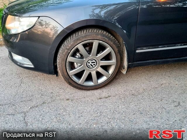 Коричневий Шкода Суперб, об'ємом двигуна 2 л та пробігом 265 тис. км за 8000 $, фото 1 на Automoto.ua