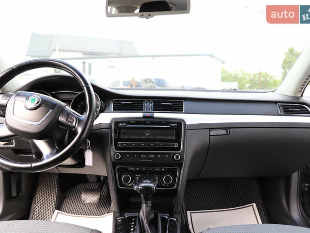 Шкода Суперб 2009 у Дрогобичі на Automoto.ua Коричневий Шкода Суперб, об'ємом двигуна 1.9 л та пробігом 250 тис. км за 8500 $, фото 35 на Automoto.ua