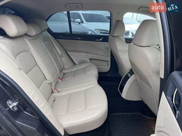 Коричневый Шкода Суперб, объемом двигателя 1.8 л и пробегом 292 тыс. км за 7990 $, фото 30 на Automoto.ua