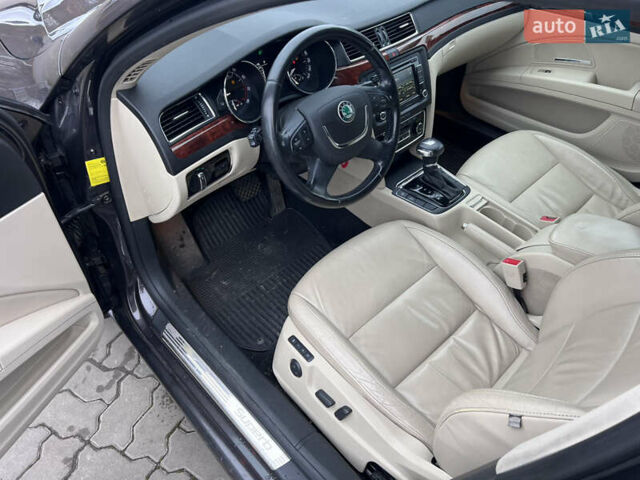 Коричневый Шкода Суперб, объемом двигателя 1.8 л и пробегом 292 тыс. км за 7990 $, фото 13 на Automoto.ua