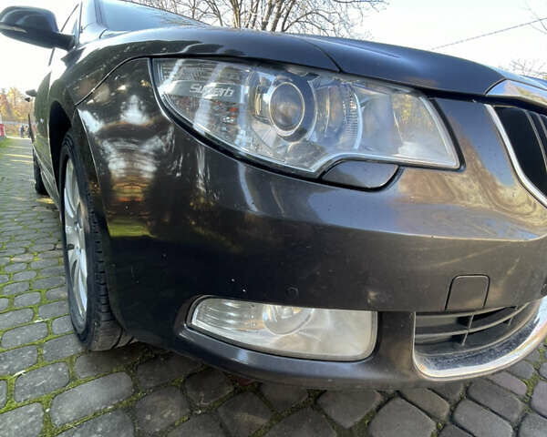 Коричневый Шкода Суперб, объемом двигателя 1.97 л и пробегом 337 тыс. км за 8600 $, фото 3 на Automoto.ua