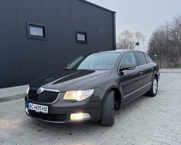 Коричневый Шкода Суперб, объемом двигателя 2 л и пробегом 337 тыс. км за 8900 $, фото 9 на Automoto.ua