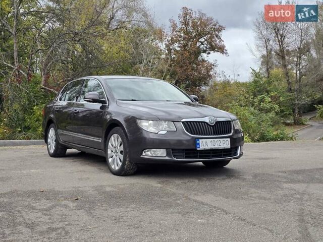 Коричневий Шкода Суперб, об'ємом двигуна 3.58 л та пробігом 255 тис. км за 11500 $, фото 1 на Automoto.ua