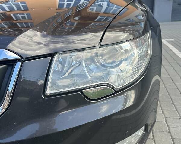 Шкода Суперб 2011 у Вінниці на Automoto.ua Коричневий Шкода Суперб, об'ємом двигуна 2 л та пробігом 251 тис. км за 12299 $, фото 9 на Automoto.ua