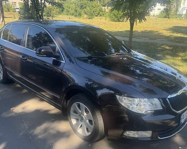 Коричневый Шкода Суперб, объемом двигателя 1.8 л и пробегом 234 тыс. км за 10500 $, фото 1 на Automoto.ua