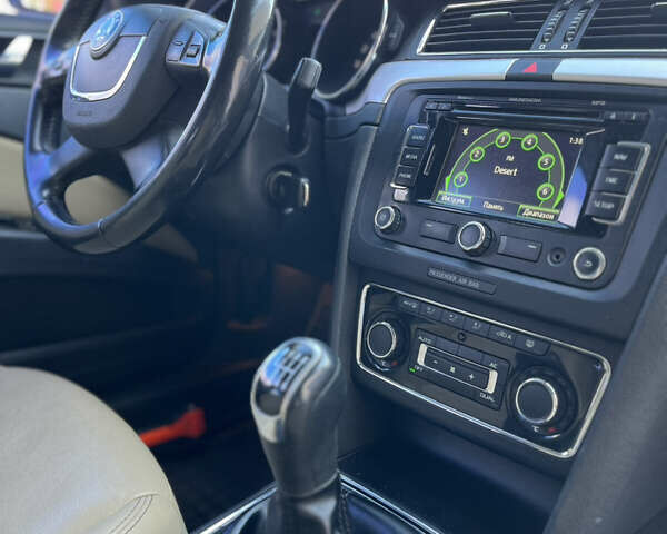 Коричневый Шкода Суперб, объемом двигателя 1.4 л и пробегом 243 тыс. км за 7499 $, фото 24 на Automoto.ua