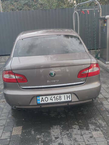 Шкода Суперб 2012 у Ужгороді на Automoto.ua Коричневий Шкода Суперб, об'ємом двигуна 1.6 л та пробігом 303 тис. км за 8900 $, фото 1 на Automoto.ua