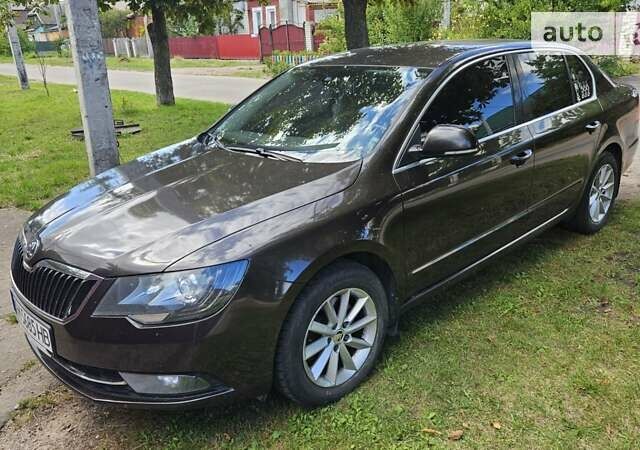 Коричневый Шкода Суперб, объемом двигателя 1.97 л и пробегом 283 тыс. км за 12400 $, фото 5 на Automoto.ua